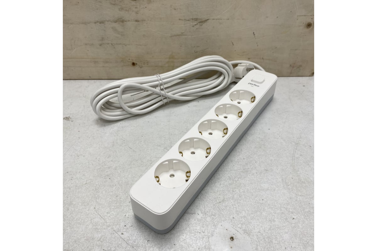 Perfeo сетевой фильтр "POWER STREAM", 2500W, 5,0м, 5 розеток, белый.