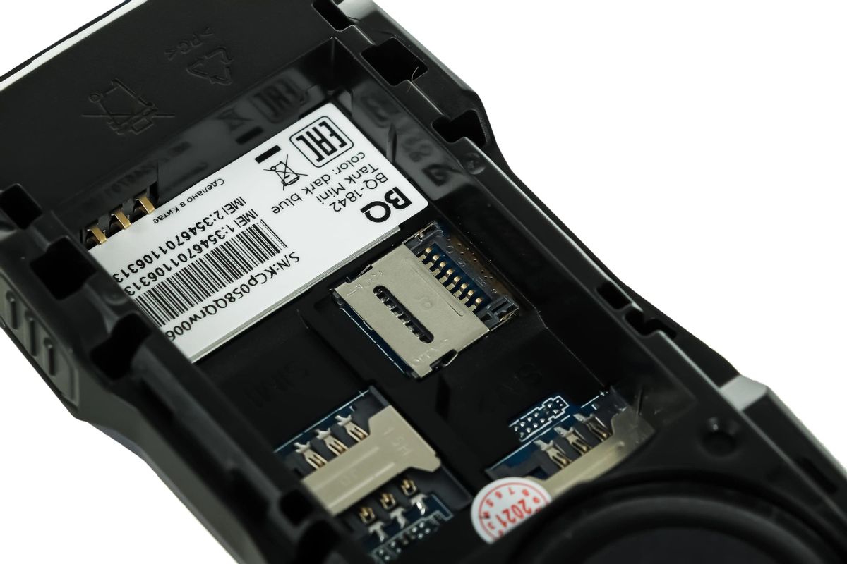 Телефон BQ BQ-1842 Tank mini Dual SIM темно-синий